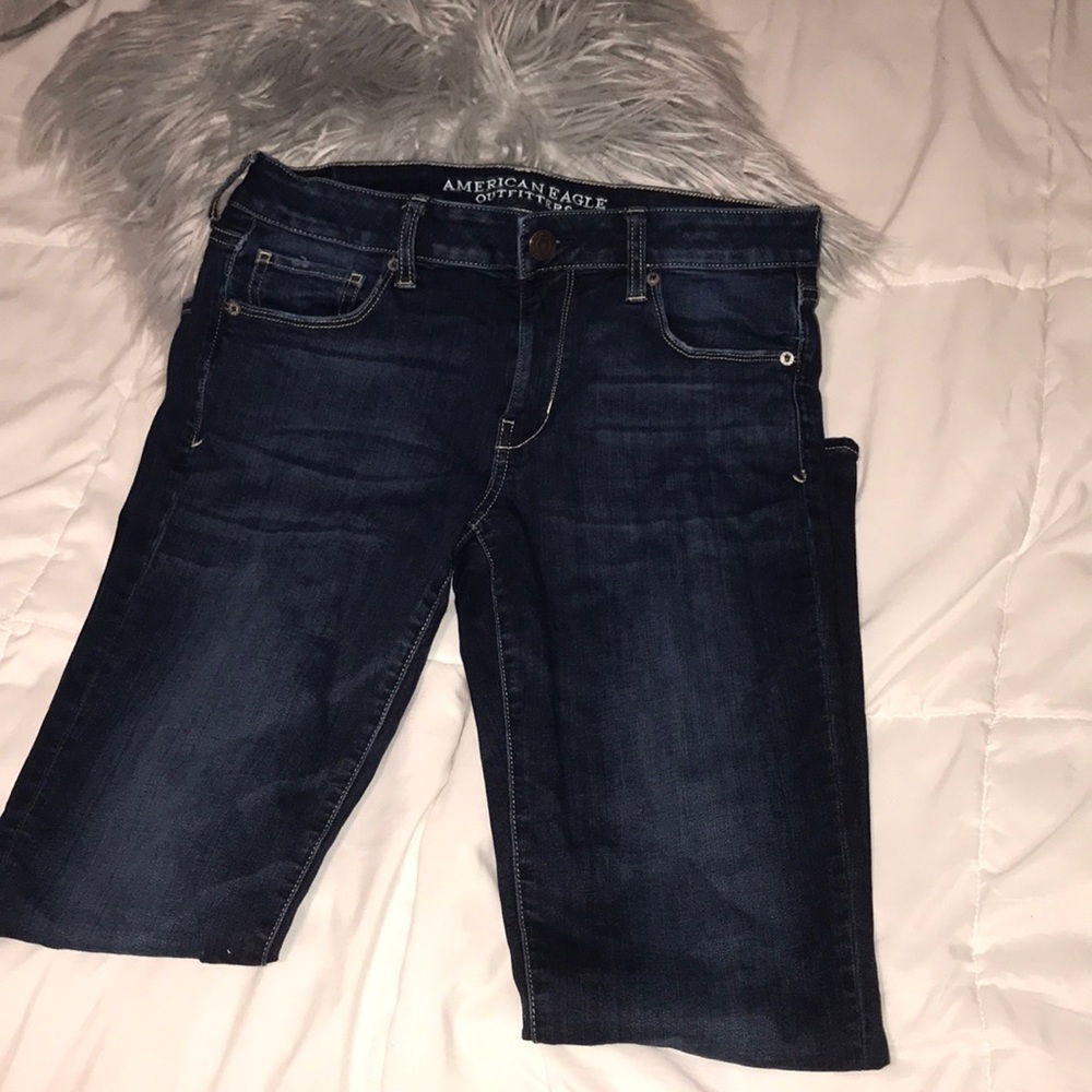 A&E 👖 🦅💛